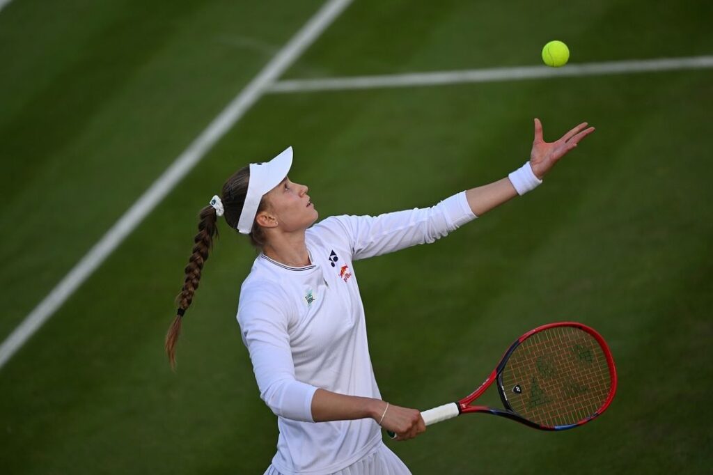 Елена Рыбакина вышла в четвертьфинал в Цинциннати
