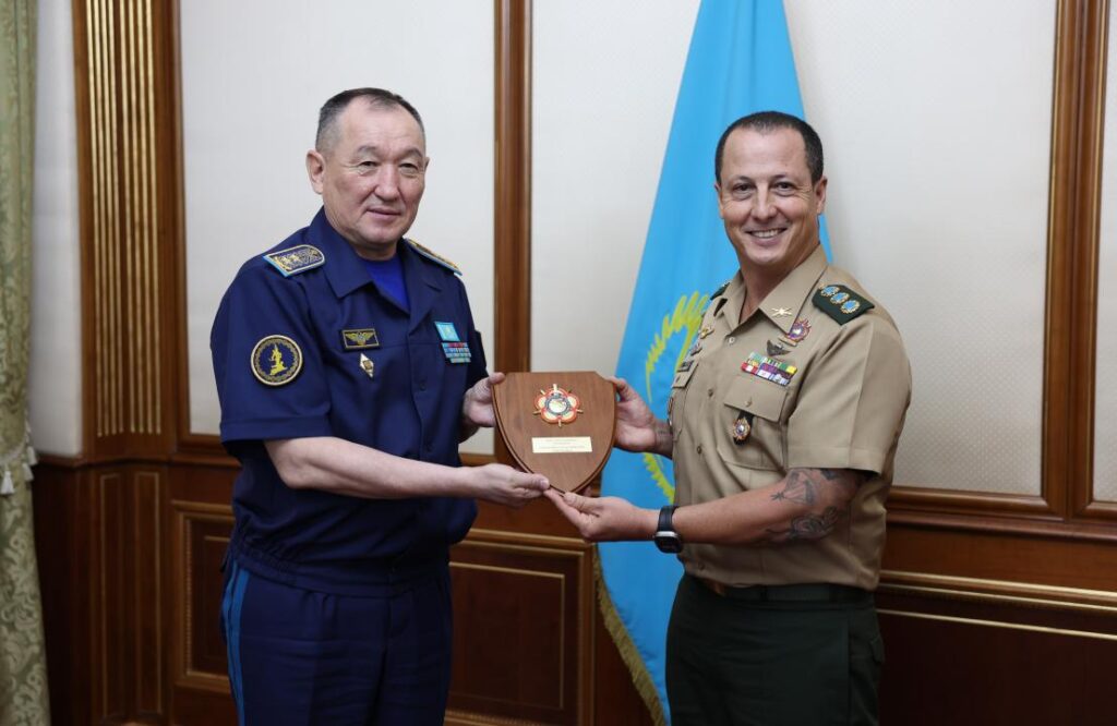 Чемпионат мира по Қазақ күресі среди военнослужащих в 2026 году пройдёт в России Даурен Косанов и Нилтон Гомес Ролим Филью