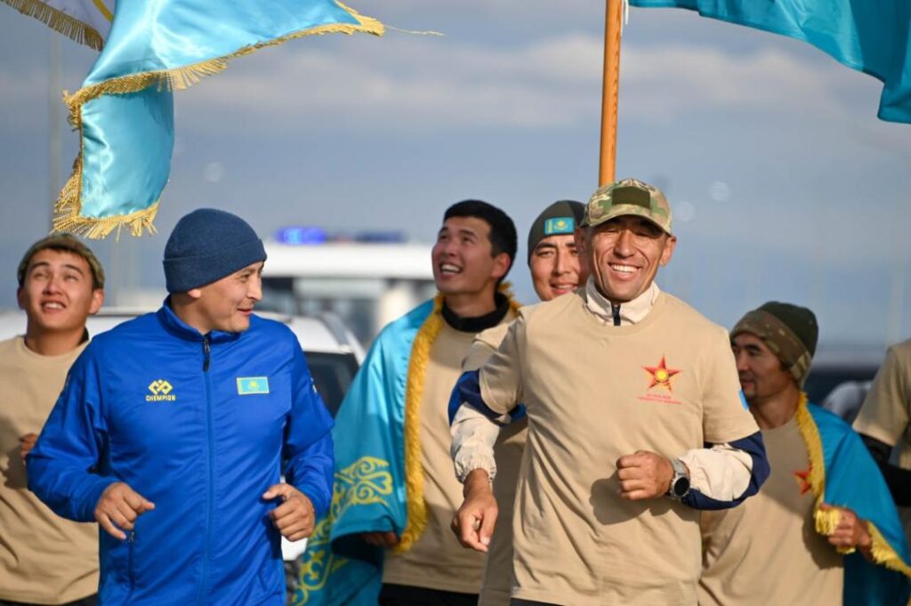 Военнослужащий из Астаны поставил рекорд и пробежал марафон 600 км за пять дней