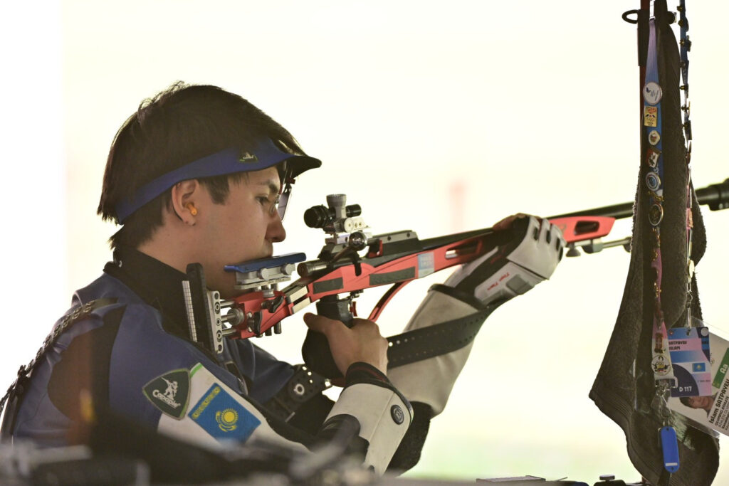 Сборная Казахстана завоевала 11 медалей на чемпионате Азии по пулевой стрельбе стрельба